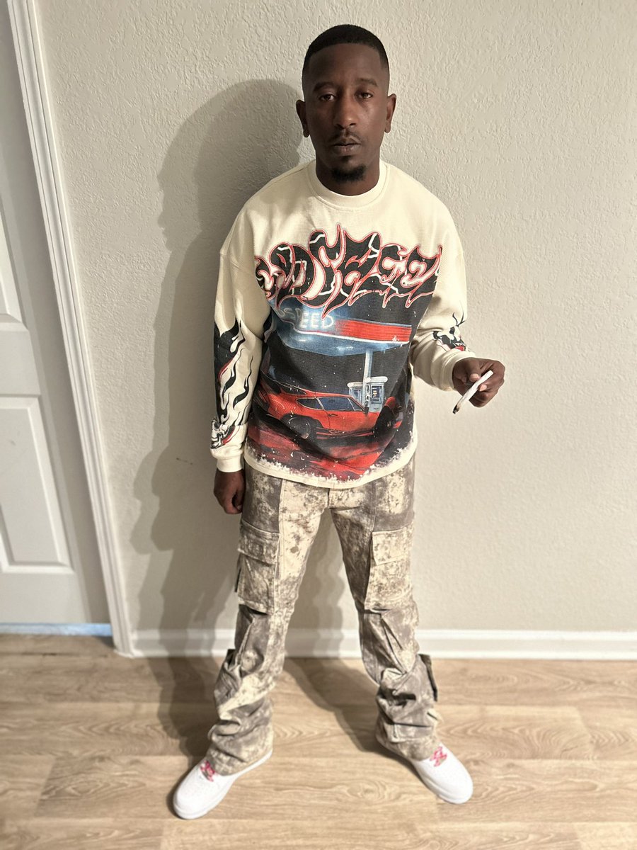 448ndscale's tweet image. Mama handed me a bible told me Read it The way her son living, she know that I really need it #HAPPYBIRTHDAYTOME #LLTOOLIERAW🕊️#LLSLUMP🕊️#LLMAYBO #LLJPAYPA