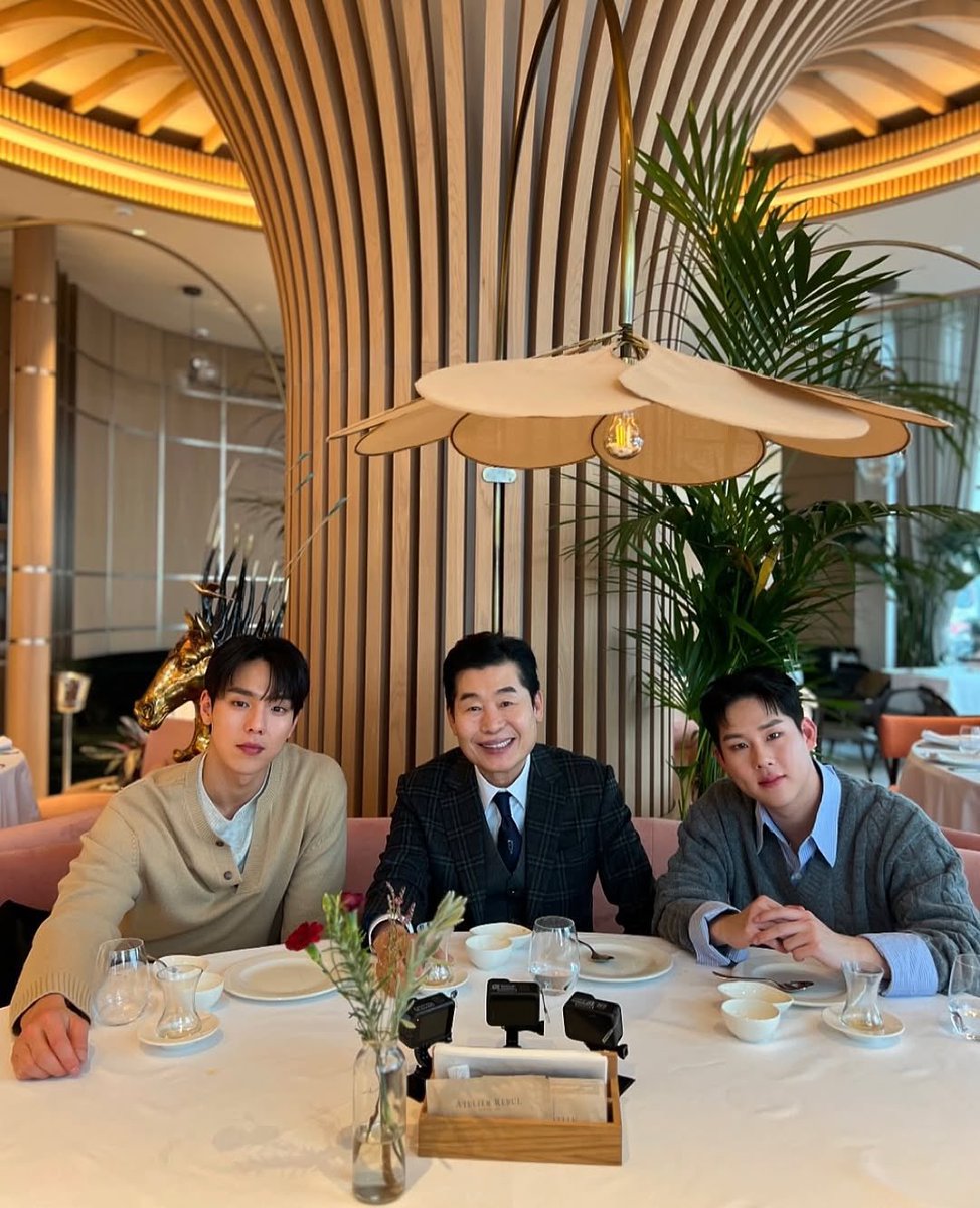 mxjjangs2's tweet photo. 250223 #셔누 #shownuayo

bye bye ~ Tesekkur ederim #편스토랑 #튀르키예
#GoTürkiye #Goistanbul #istanbul https://t.co/Ou3LAF2Dxk