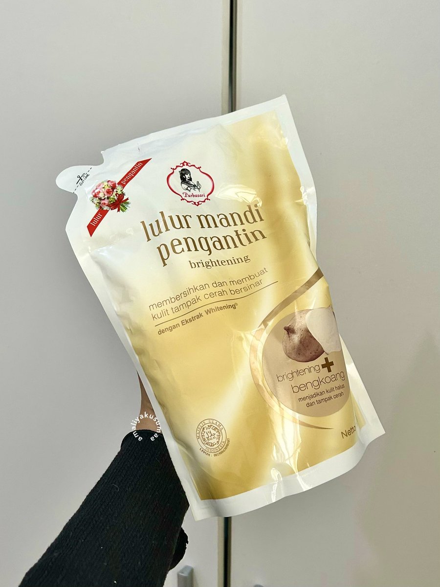 amaliyakusumaa's tweet photo. 2025 memulai habit baru; beli skincare GENTONG aja.... karena lebih HEMAT pol💯👌🏻

setengah liter, setengah kilo, sekilo, seliter... bisa abis 6-12 bulan ini mah kataku😭👍🏻 https://t.co/Oyz2u740Sg