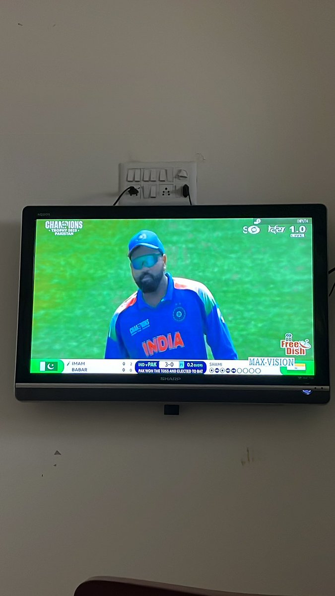 CreatorSahil's tweet photo. Watching 👀 
#INDvsPAK 
#ChampionsTrophy https://t.co/CQwMaPrAFC