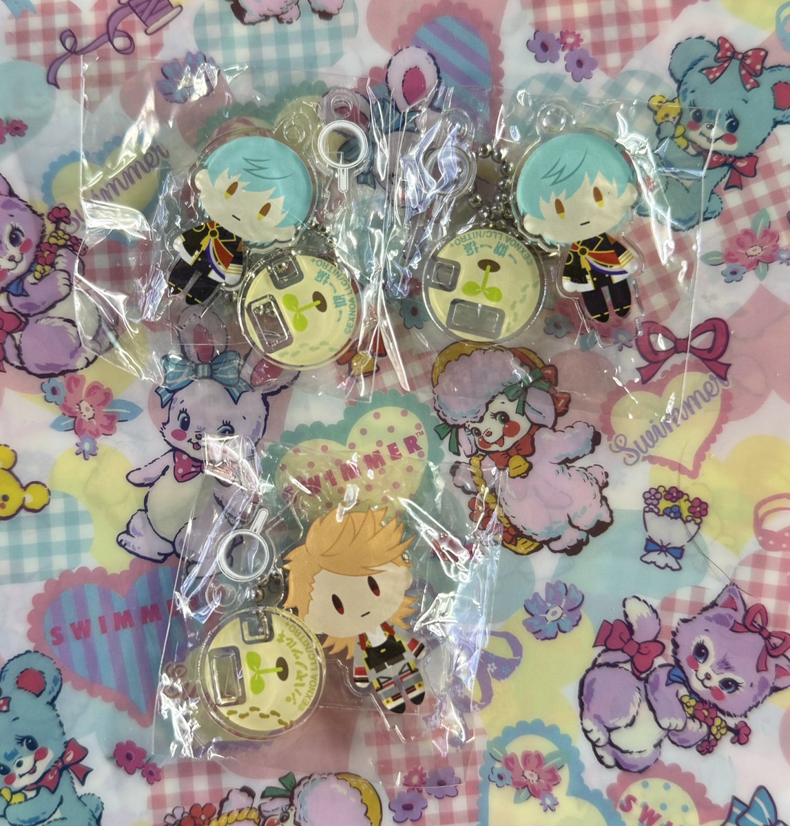 szk0a0's tweet photo. 【交換/譲渡】刀猫男士 御伴散歩 ミニ アクリススタンド アクスタ キーホルダー
譲：千代金丸、村雲江、泛塵、大千鳥、数珠丸、一期一振、ソハヤ
求：
刀猫⇒姫鶴、稲葉、髭切＞膝丸、歌仙
御伴⇒定価(＋送料)

本日秋葉原での交換可能な方を探しています。他の交換については後日再募集致します。 https://t.co/iqpLju0aki