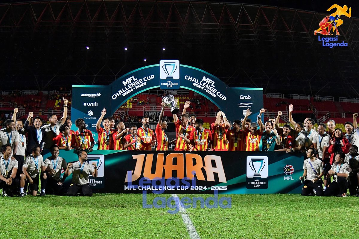LegasiLagenda's tweet image. #MFLChallengeCup2024-25
Perlawanan Akhir 2

PDRM FC 0–4 Selangor FC (Agg. 0–7)

Selangor FC berjaya memenangi MFL Challenge Cup edisi ke-4 apabila mengalahkan PDRM FC 4–0 pada Perlawanan Akhir 2 di Stadium MBPJ semalam.

legasilagenda.com/2025/02/23/mfl…
