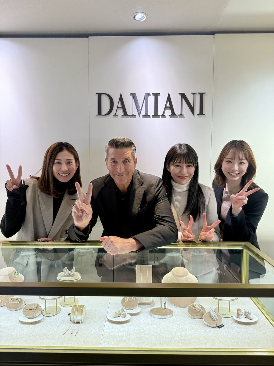昨日のダミアーニイベントでジローラモさんと記念写真📷✨
without 僕🥷

#ジローラモ
#damiani