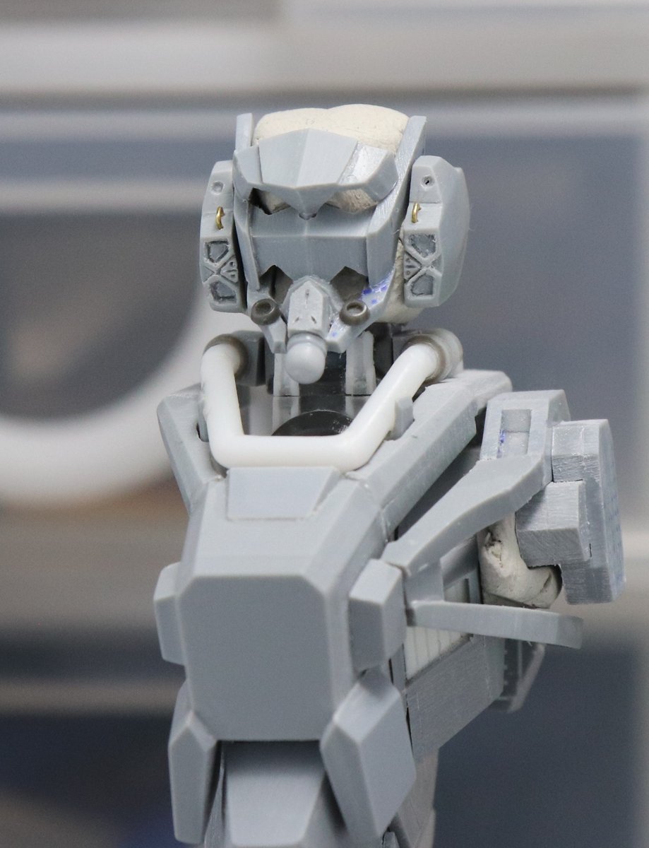 gMS-α ガンダム
昨日の状態から顎が付いたのでだいぶ”らしい”顔になってきました
#GQuuuuuuX