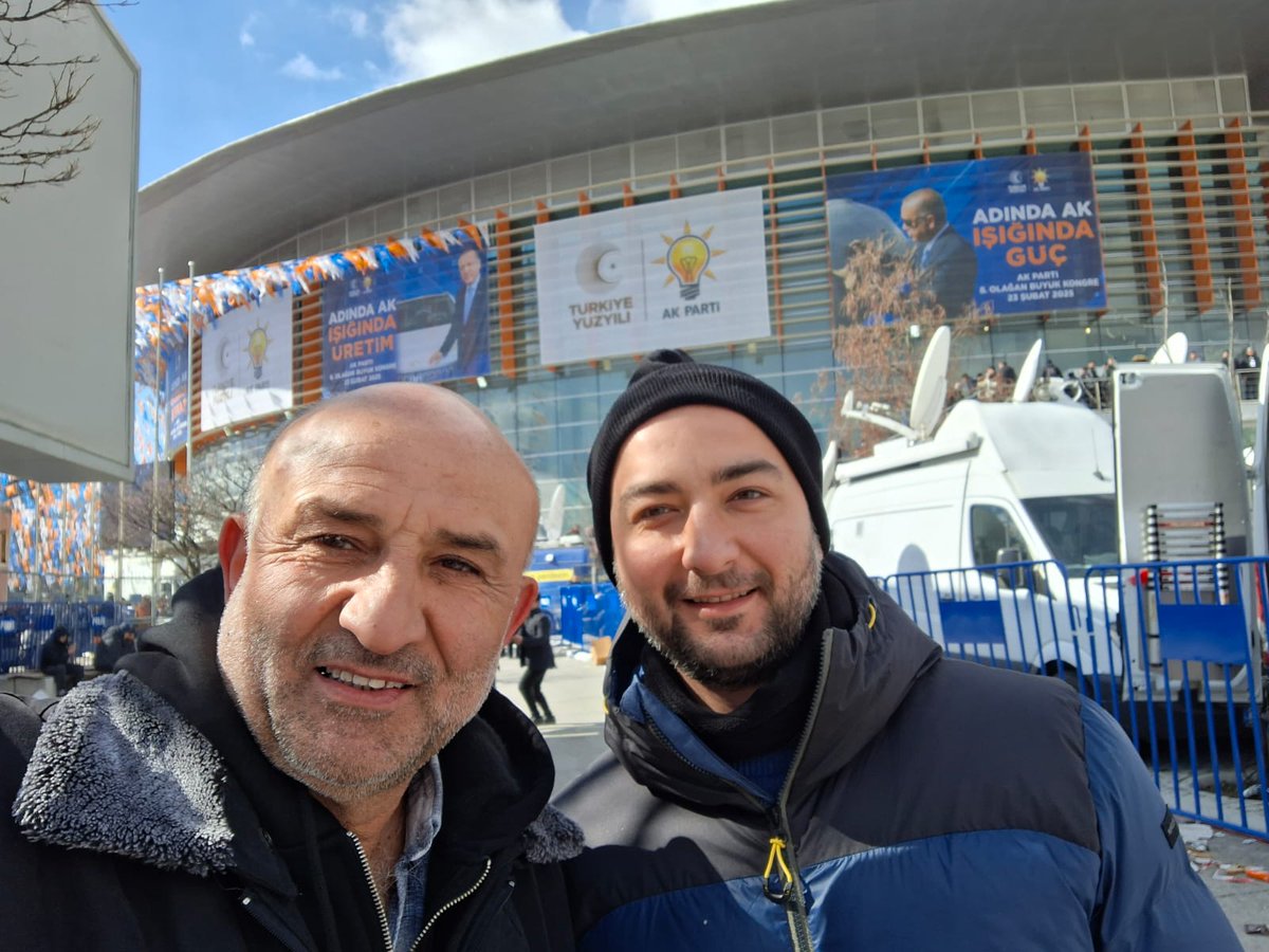 Kuruluşundan bu güne milletimize hizmet yolunda mensubu bulunduğumuz AK PARTİ'NİN 8. olağan kongresinin milletimize ve ülkemize hayırlar getirmesini diliyorum.