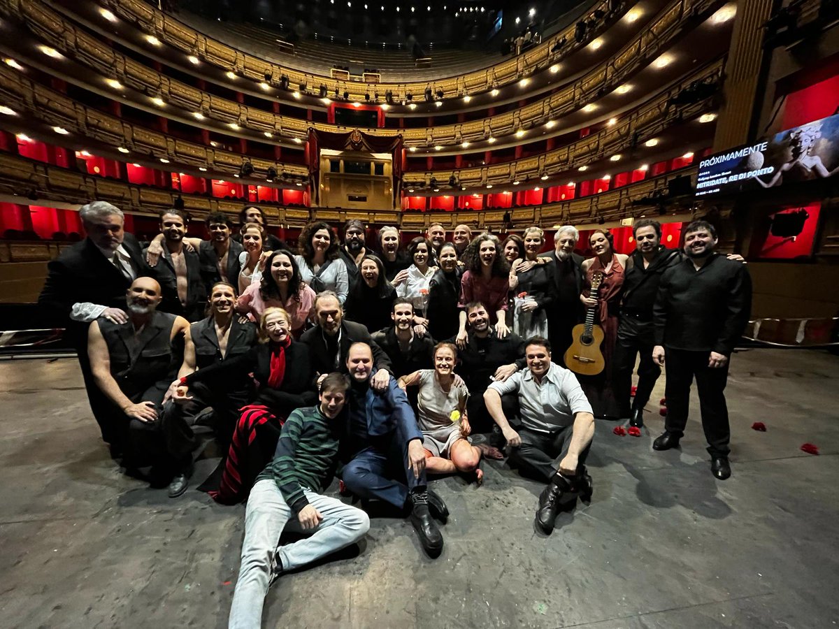 MariaMiroM's tweet photo. 🎶Ayer acabamos esta gran aventura musical que ha sido La vida breve y Tejas Verdes @Teatro_Real !!! Fantástico equipo tanto personal como profesional!!! Muchas gracias a tod@s y hasta pronto!!! ❤ https://t.co/m7xhkEzH7X