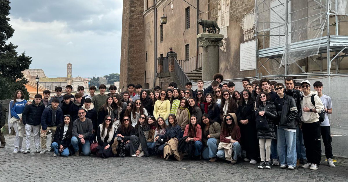 Nuestros alumnos y alumnas de 1º de Bachillerato de nuestro colegio están pasándoselo en grande en Roma. 🇮🇹✈️

Se fueron el miércoles 19 de febrero y vuelven mañana, lunes 24 de febrero. Han estado explorando la ciudad, disfrutando de la comida y viviendo mil aventuras.