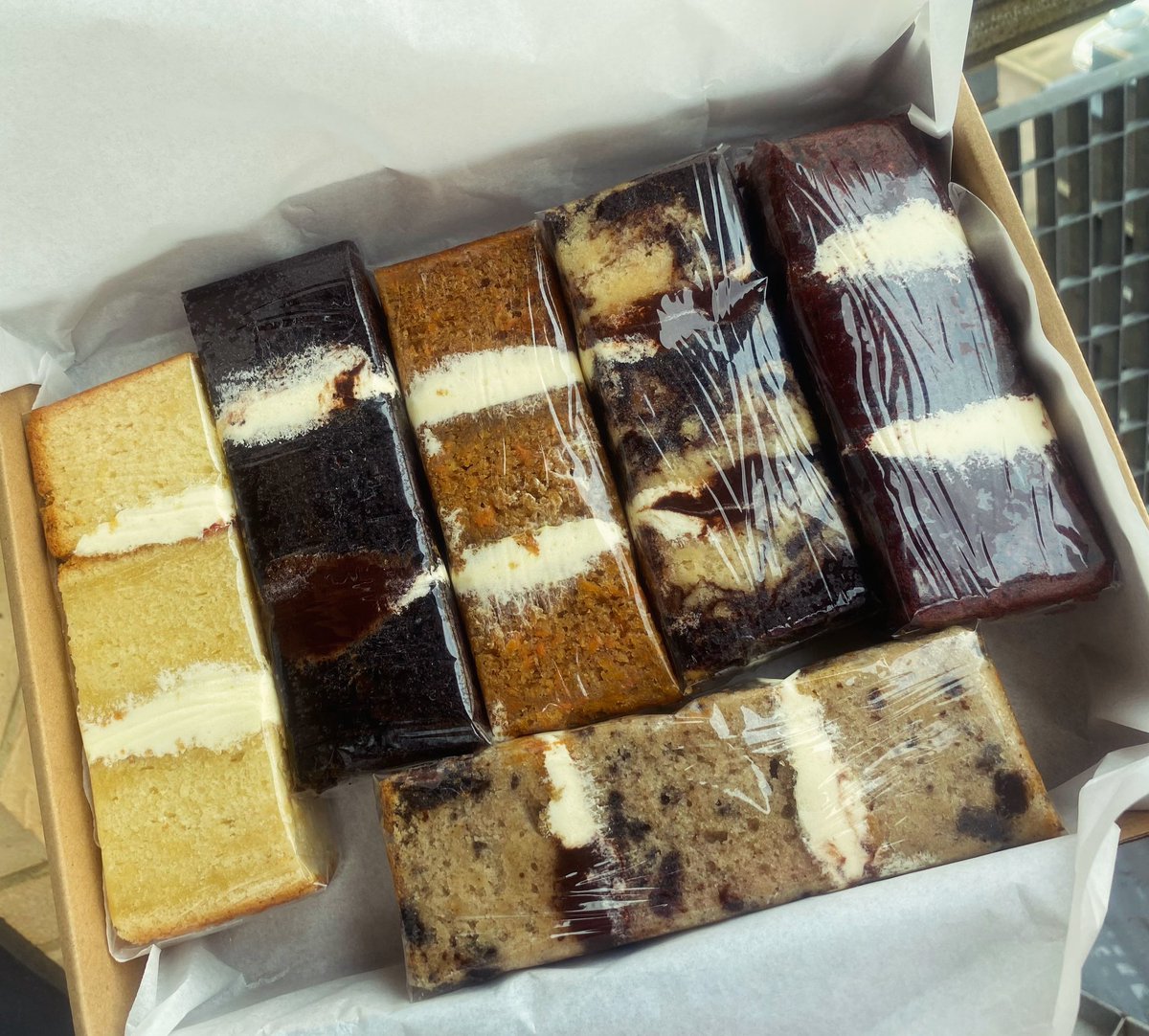 Posting cake slices Tomorrow .
Please WhatsApp to order! ☺️☺️☺️+44 7754 277684