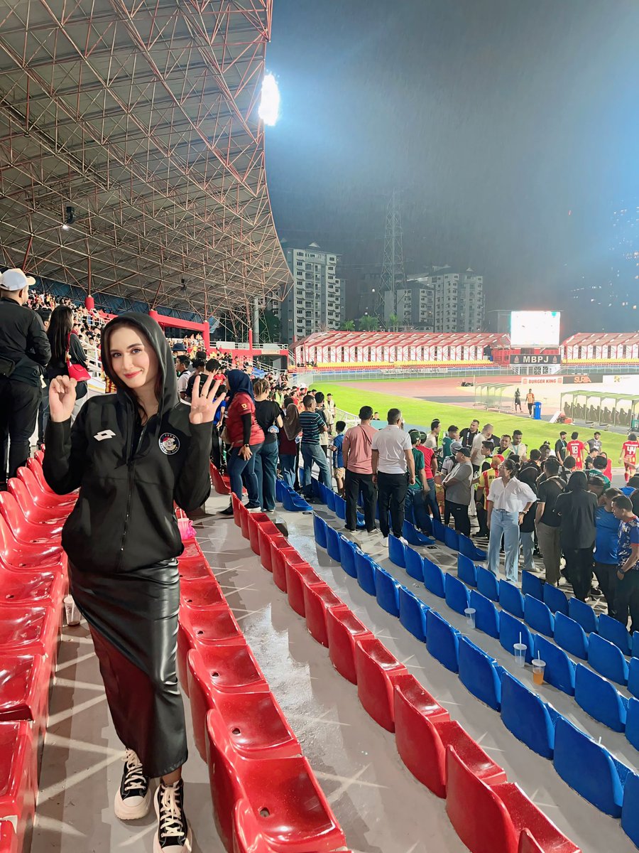 nursyuhada_7's tweet image. MFL CHALLENGE CUP 2024-2025
FINAL LEG 2 

FULL TIME

PDRM FC 0 vs SELANGOR FC 4
AGG : 0-7

22 FEBRUARY 2025
SATURDAY | 9PM
STADIUM MBPJ 

🏆 JUARA MFL CHALLENGE CUP 2024-2025 🏆

Tahniah diucapkan kepada pasukan Selangor FC 🎉

#MFLChallengeCup2024-25 #DemiLigaKita #LigaMalaysia