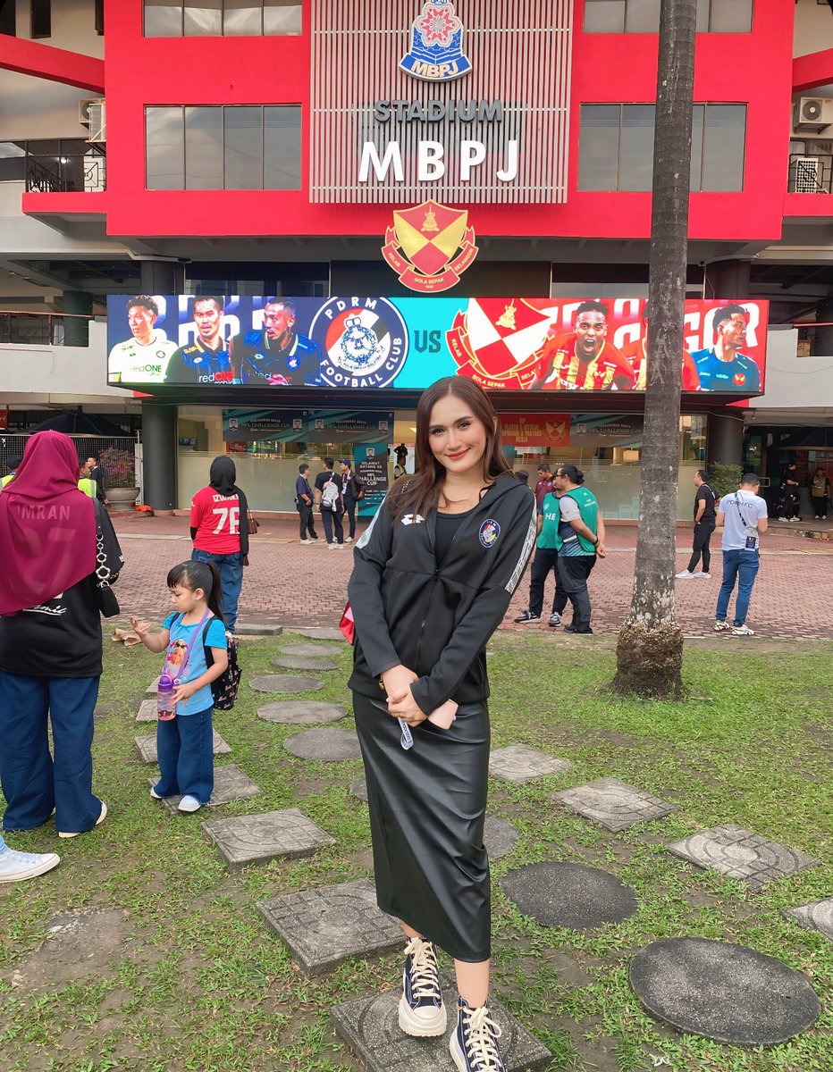 nursyuhada_7's tweet image. MFL CHALLENGE CUP 2024-2025
FINAL LEG 2 

FULL TIME

PDRM FC 0 vs SELANGOR FC 4
AGG : 0-7

22 FEBRUARY 2025
SATURDAY | 9PM
STADIUM MBPJ 

🏆 JUARA MFL CHALLENGE CUP 2024-2025 🏆

Tahniah diucapkan kepada pasukan Selangor FC 🎉

#MFLChallengeCup2024-25 #DemiLigaKita #LigaMalaysia