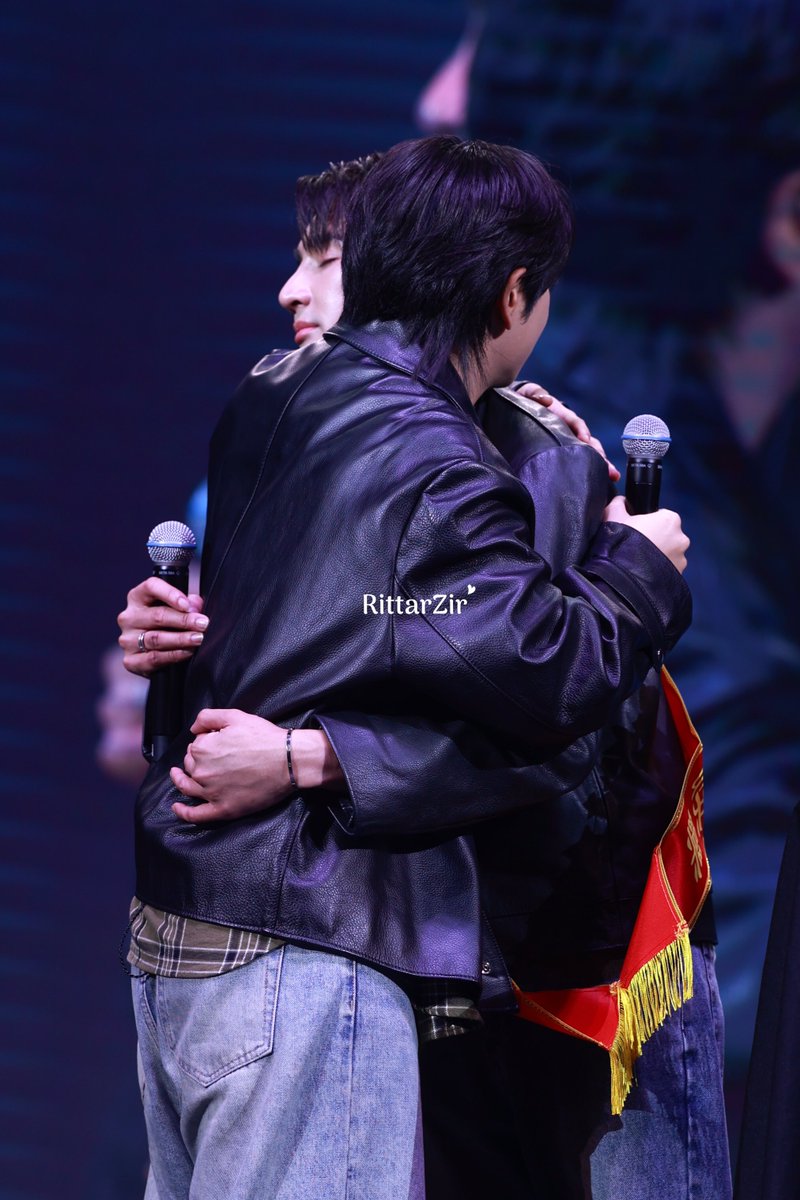 RittarZir's tweet photo. เอิร์ทมิกซ์รักกันมาก

#EarthMix2ndFMinTaipei
#เอิร์ทมิกซ์ #RittarZirPhoto https://t.co/4ruD4SFmPZ