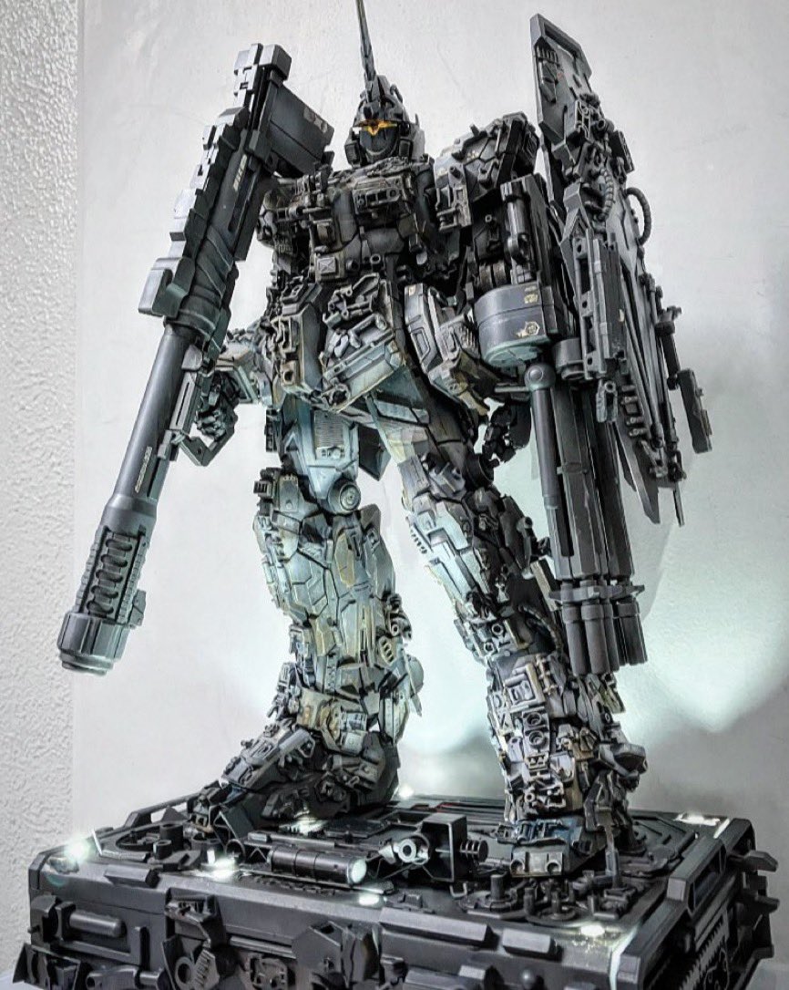 jo_mo2025's tweet photo. モデラー名：ザク雲（ザクノメ）
タイトル：PG ユニコーンガンダム（ユニコーンモード）
タイトル：ユニコーンモードのこのコをどんな手を使ってでもカッコよくしたくなり着手。結果こうな��タチに(^^)是非ご覧ください。 https://t.co/5ujYSugYez