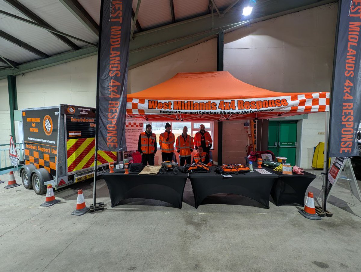 WM4x4R's tweet image. 🚙 We’re at the 4x4 Expo today! 🚙

Come find us at Staffordshire County Showground to meet the team &amp;amp; learn more about what we do. Whether you have a 4x4 or not, there’s a role for you!

See you there! 👋

#4x4Expo #4x4Response #Volunteer #Staffordshire