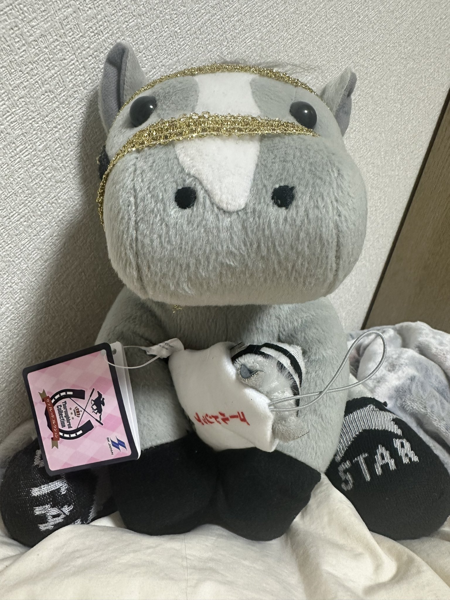 アイドルホース　ロゴタイプ アイドルホース ロゴタイプ