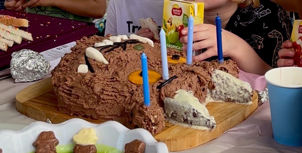 Footy_Goalposts_In_Objects tweet media