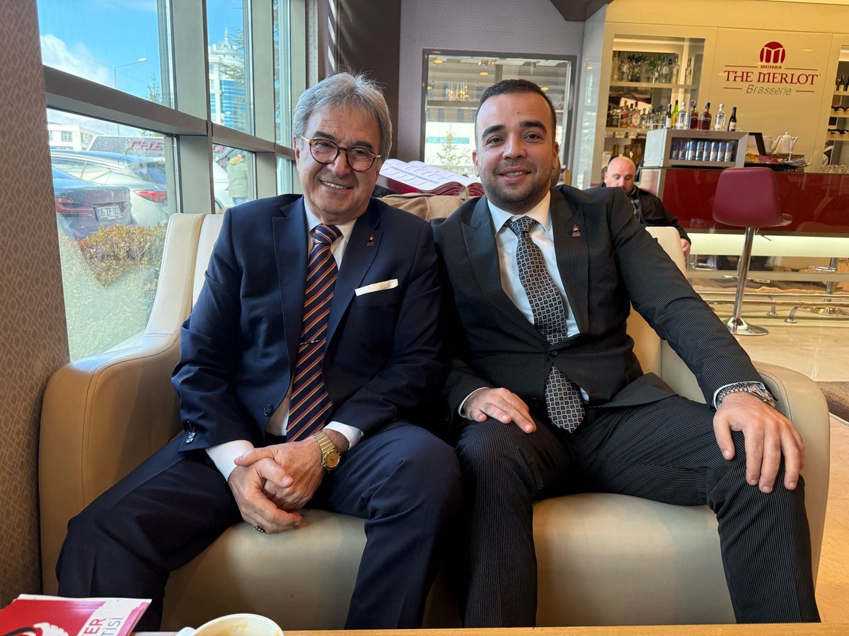 Genel Başkan Vekilimiz Ali Sehirlioğlu ile Eskişehir Odunpazarı ilçesinde düzenlediğimiz ‘Mehmetçik Katillerine Af Yok Mitingi’ öncesi istişarelerde bulunduk. 

Türk Milliyetçileri olarak, Ne bugün Ne de yarın davamızdan asla taviz vermeyeceğiz. 🇹🇷