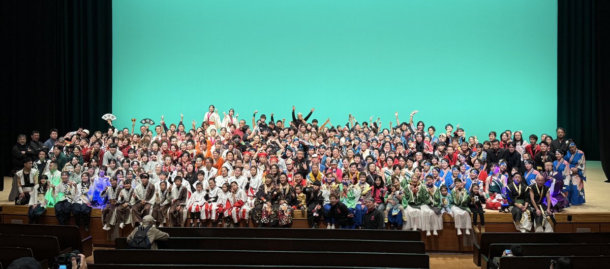 多賀城終了しました！

久しぶりに大きな舞台で気持ちよく演舞できました✨
楽しんでいただけたでしょうか？💡

そして出産前もギリギリまで練習に参加して指導してくれていた我らが
ダンスマネージャーが遂に踊り子復帰🎉
めでたい😍

#海童いしゃり #YOSAKOI #よさこい
#winterYOSAKOIin多賀城