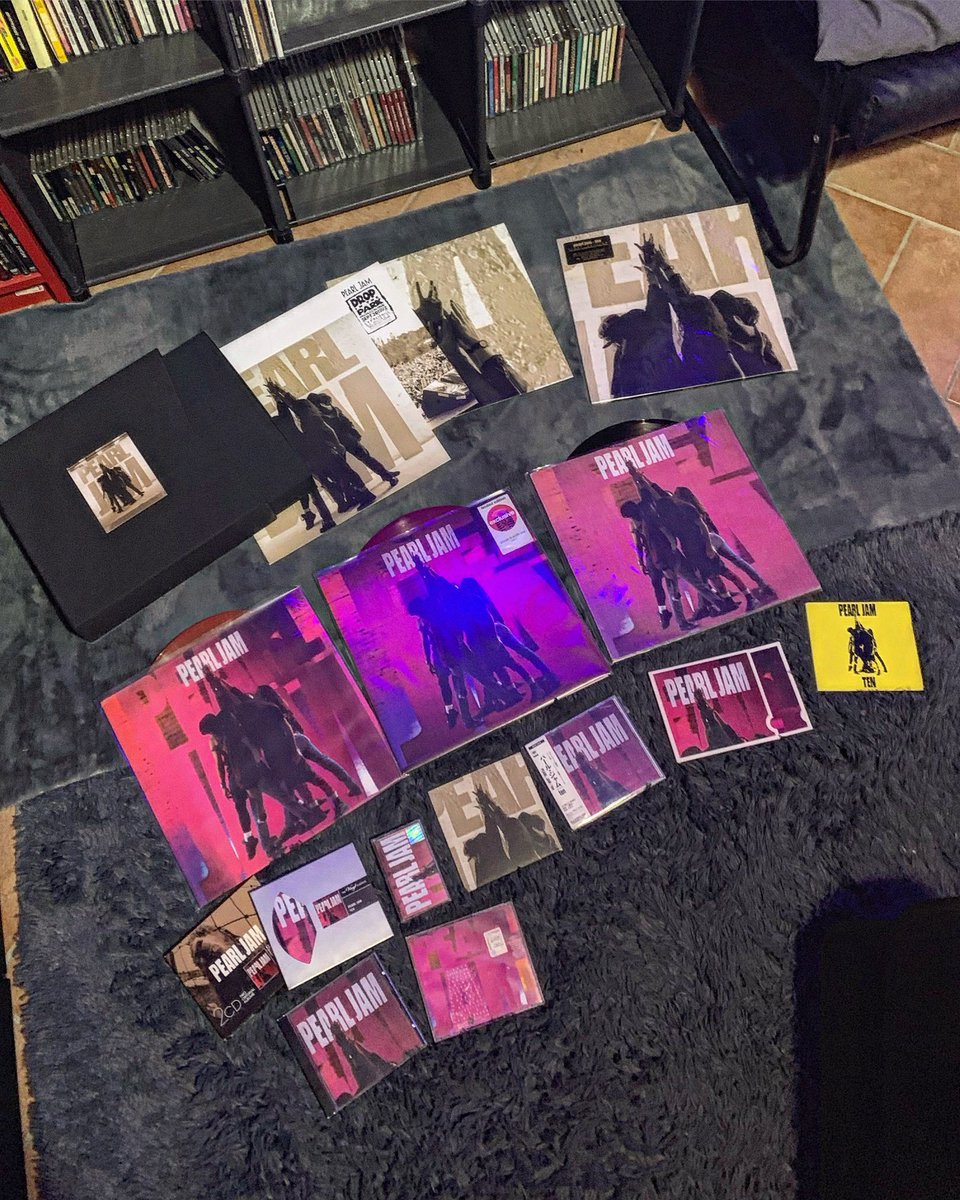 Non a caso è il mio album preferito dei #PearlJam . Un po’ di versioni di “Ten” (non ho messo i singoli) ❤️🤘🔥