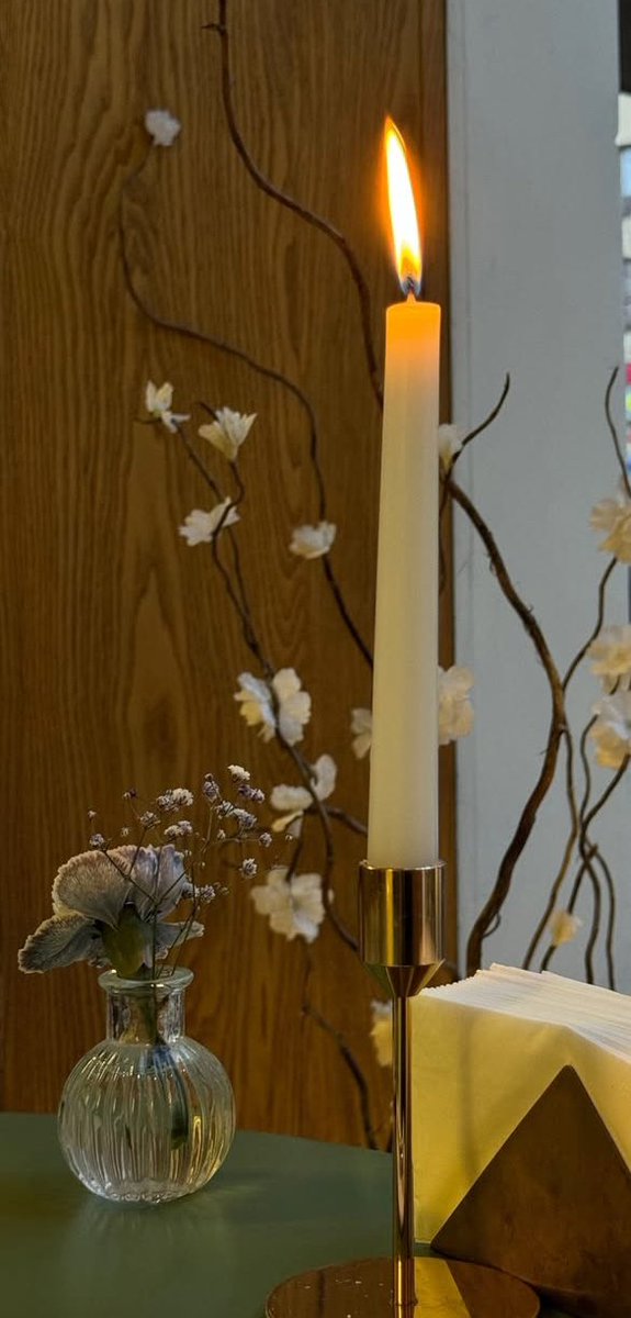 لا يُسأل العفو
فالذنبُ مخلوق من الخفقات
فلا لوم علينا
ومافينا بين النور والظلمات💌