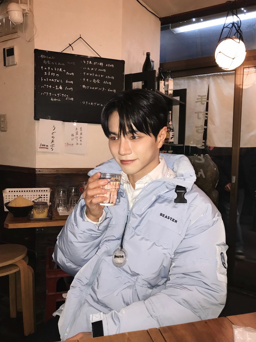 VannerOfficial's tweet photo. [#태환]

すごく幸せ🩵🪽

#VANNER #배너 #TAEHWAN https://t.co/jPXYhrZDV7