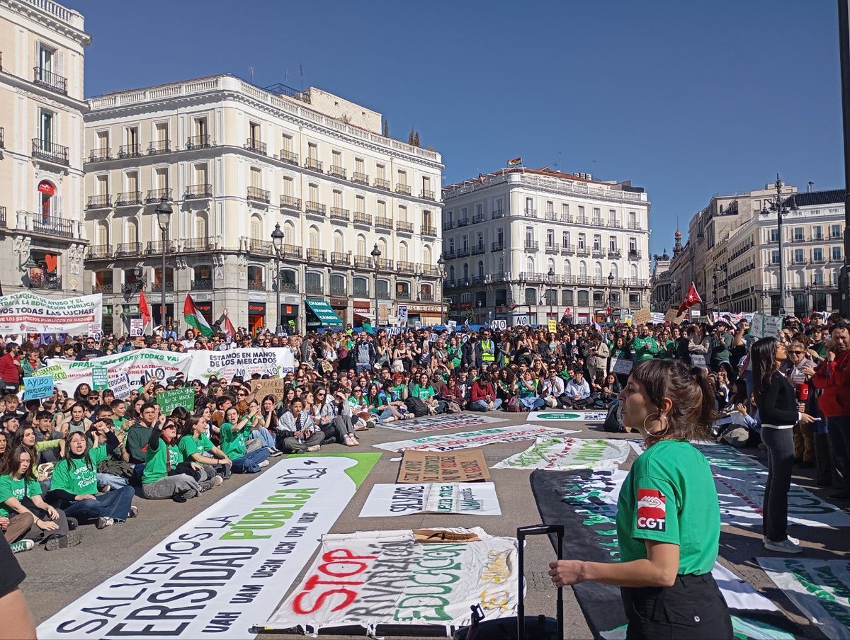 CGTucm's tweet photo. 💚 Educación Pública y de calidad 

o 

Huelga General de la Educación Pública 

#23F 🔥 https://t.co/R2Izujvn44