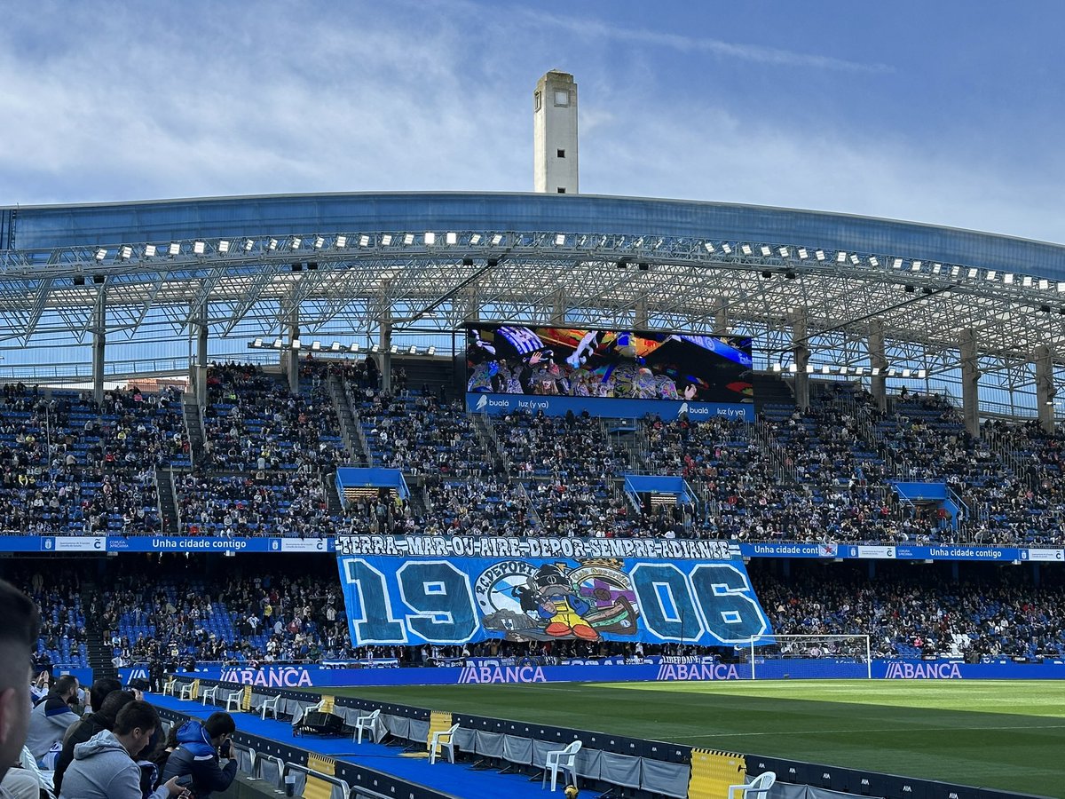 Isto e Riazor 💙🤍