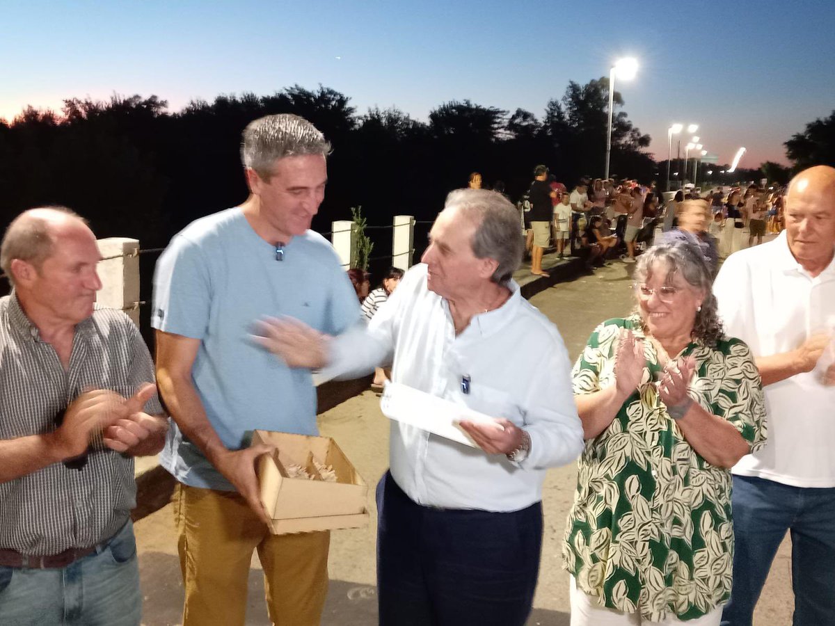 En el marco del CARNAVAL DE LAS EMBARCACIONES en el rio Santa Lucía el Municipio le realizó reconocimiento al actual Viceministro de Turismo <a href="/MonzeglioRemo/">Remo Monzeglio</a> 
El Alcalde Leonardo Mollo destacó el apoyo de Monzeglio en estos 5 años señalando el trabajo sin distinción política.