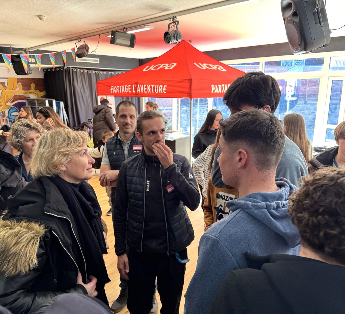 Nathalie Delattre (@n_delattre) on Twitter photo Avec les équipes de l’#UCPA et les jeunes arrivés en #ColonieDeVacances. Une équipe passionnée qui initie les enfants aux joies de la #montagne et aux valeurs du vivre-ensemble. Une association qui contribue également fortement au développement économique des #HautesPyrénées. Avec les équipes de l’#UCPA et les jeunes arrivés en #ColonieDeVacances. Une équipe passionnée qui initie les enfants aux joies de la #montagne et aux valeurs du vivre-ensemble. Une association qui contribue également fortement au développement économique des #HautesPyrénées.