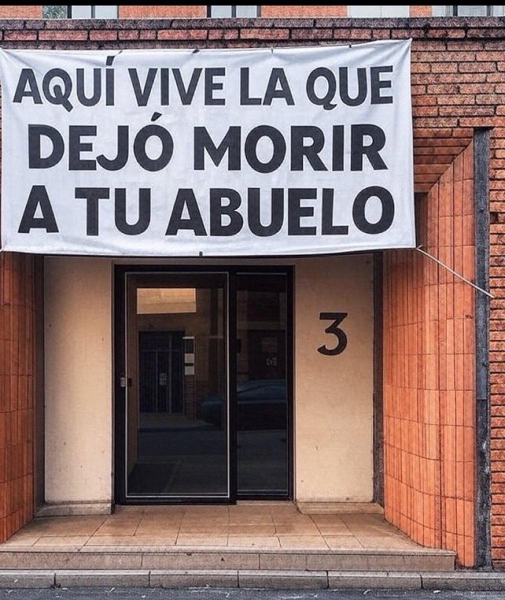 Esto lo han colgado donde vive Ayuso con el novio que mañana tiene que declarar.
Ni se os ocurra darle difusión que se enfada y te llama hijo de puta.
Respetemos su descanso dominical.
