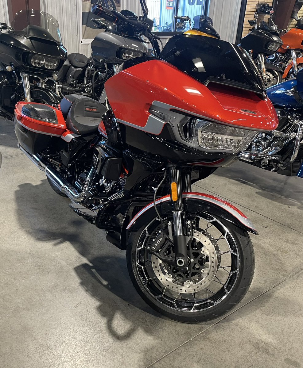 This Anniversary Edition CVO Road Glide is this chef's choice.  Check it out at Bert's Barracuda HD