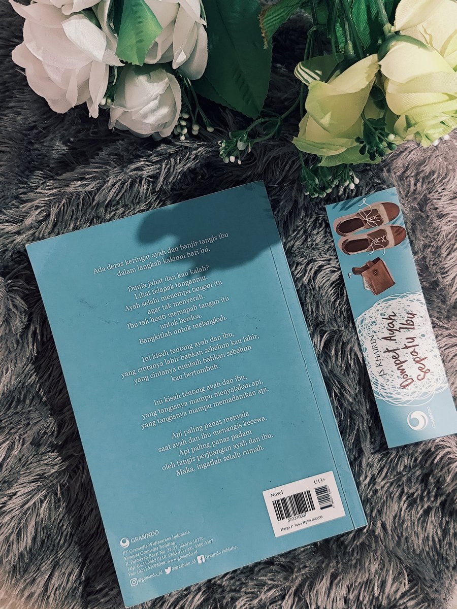 naafryy's tweet image. current read:
✿ Dompet ayah sepatu ibu by JS. Khairen
✿  200 pages
cw // may contain spoilers 👝👟