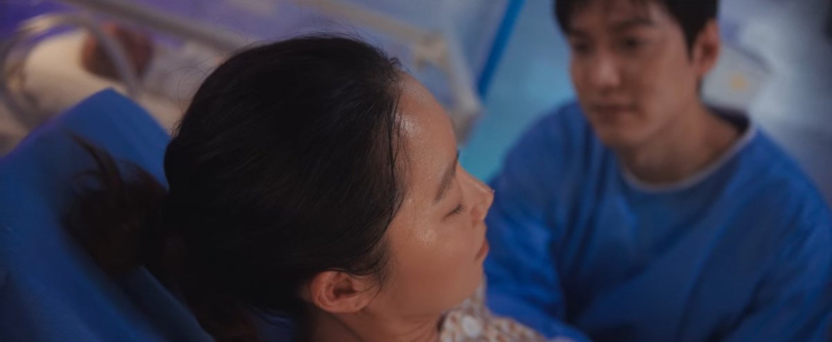 daheeverse's tweet image. WAIT DID GONG HYOJIN'S CHARACTER REALLY DIED AFTER GIVING BIRTH IN SPACE IN THIS FINALE????? 😭😭😭

#WhenTheStarsGossip