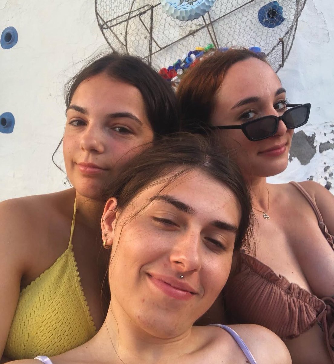 EleZaniboni's tweet photo. my girls, forever grateful ❤️ https://t.co/wjmZo94d56