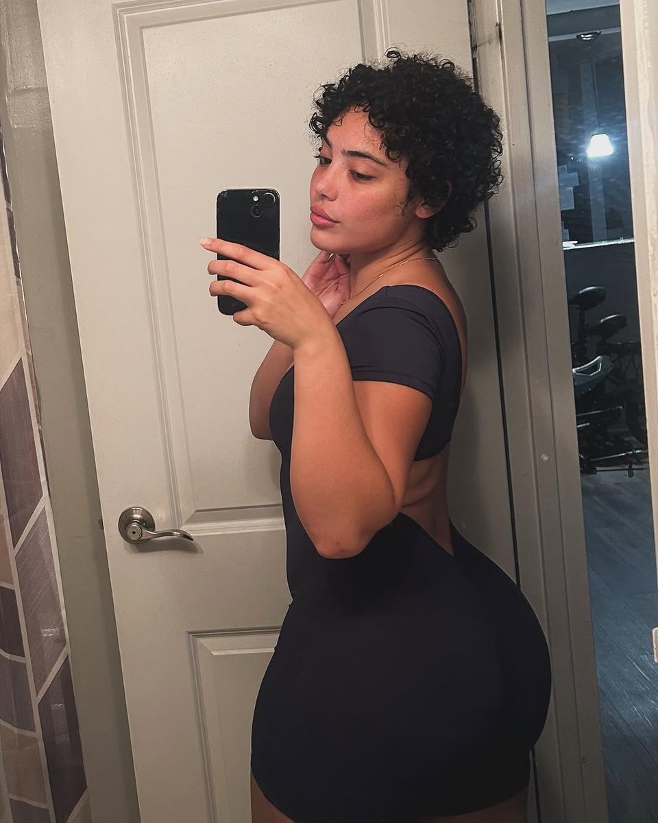 bet u can’t make me shut up.. try it with ur tongue👅