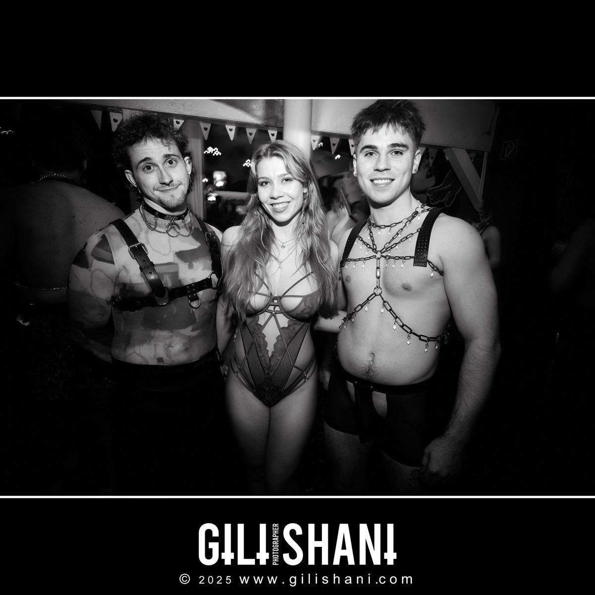 想请教一下推友有没有去柏林kitkat club的经验？最近从天体酒店回来，对clothing optional的场合很上头😝😝