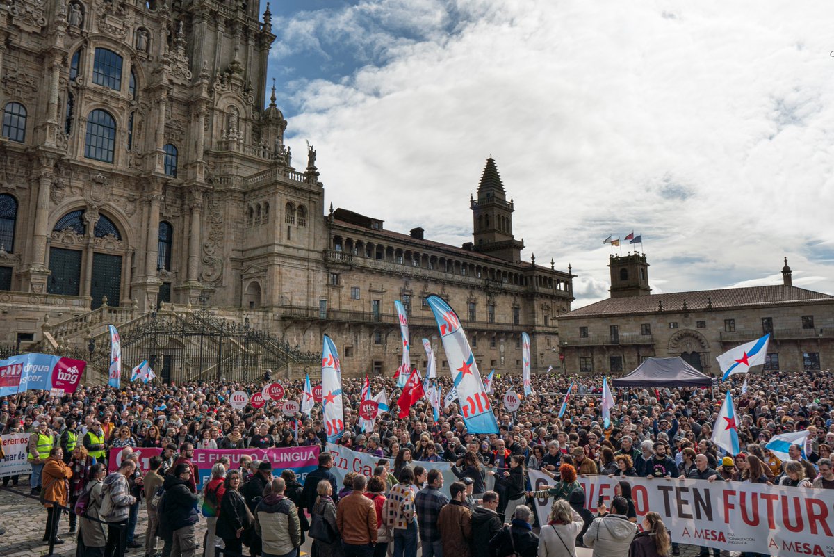 O Salto Galiza (@osaltogz) on Twitter photo ✊Galiza berra contra o desleixo da Xunta ante a emerxencia lingüística na que se atopa a nosa lingua.
📸 <a href="/cambeiro_alba/">Alba Cambeiro</a> ✊Galiza berra contra o desleixo da Xunta ante a emerxencia lingüística na que se atopa a nosa lingua.
📸 <a href="/cambeiro_alba/">Alba Cambeiro</a>