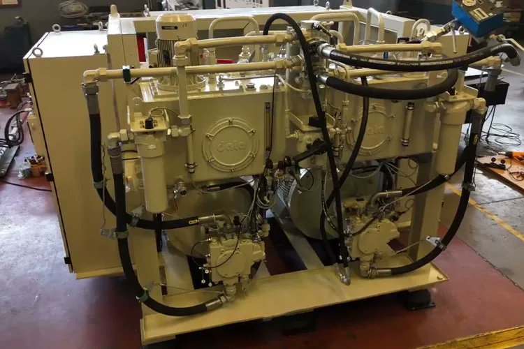TurkishCentury's tweet image. MUSLIM INGENUITY ⚙️ -  Türkiye's self-sufficiency in #defense tech is approaching 90% now with constant news of a new Turkish weapon, vehicle, missile or system being introduced. Our pick for today is this #Hydraulic Start Unit from Istanbul-based #marine services company