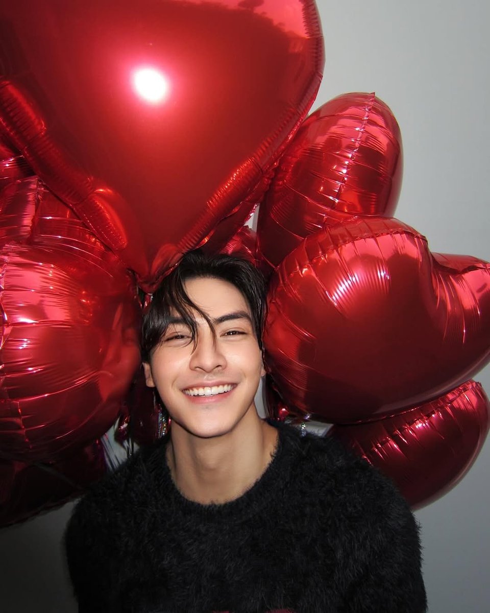 avrchen's tweet image. how was your valentine’s day, everyone? here, your valentine’s gift from me has arrived. how about adopting this puppy as your valentine’s present? would you accept this?