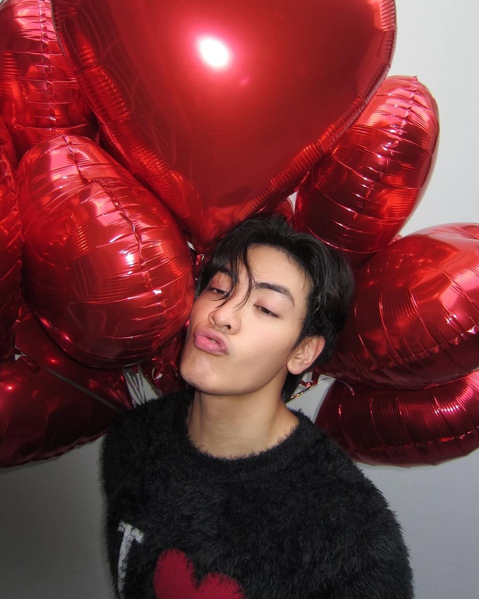 avrchen's tweet image. how was your valentine’s day, everyone? here, your valentine’s gift from me has arrived. how about adopting this puppy as your valentine’s present? would you accept this?