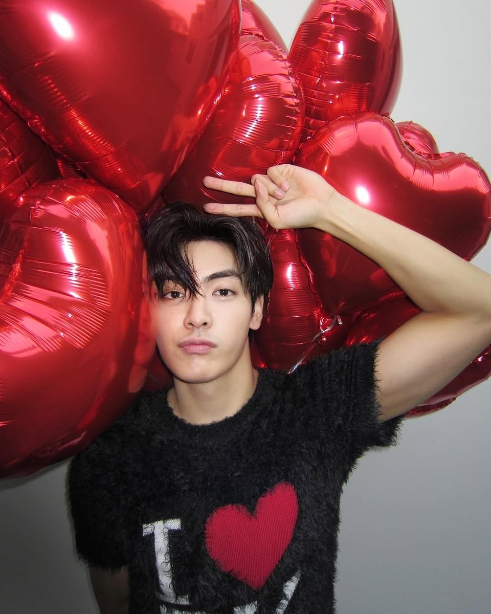 avrchen's tweet image. how was your valentine’s day, everyone? here, your valentine’s gift from me has arrived. how about adopting this puppy as your valentine’s present? would you accept this?