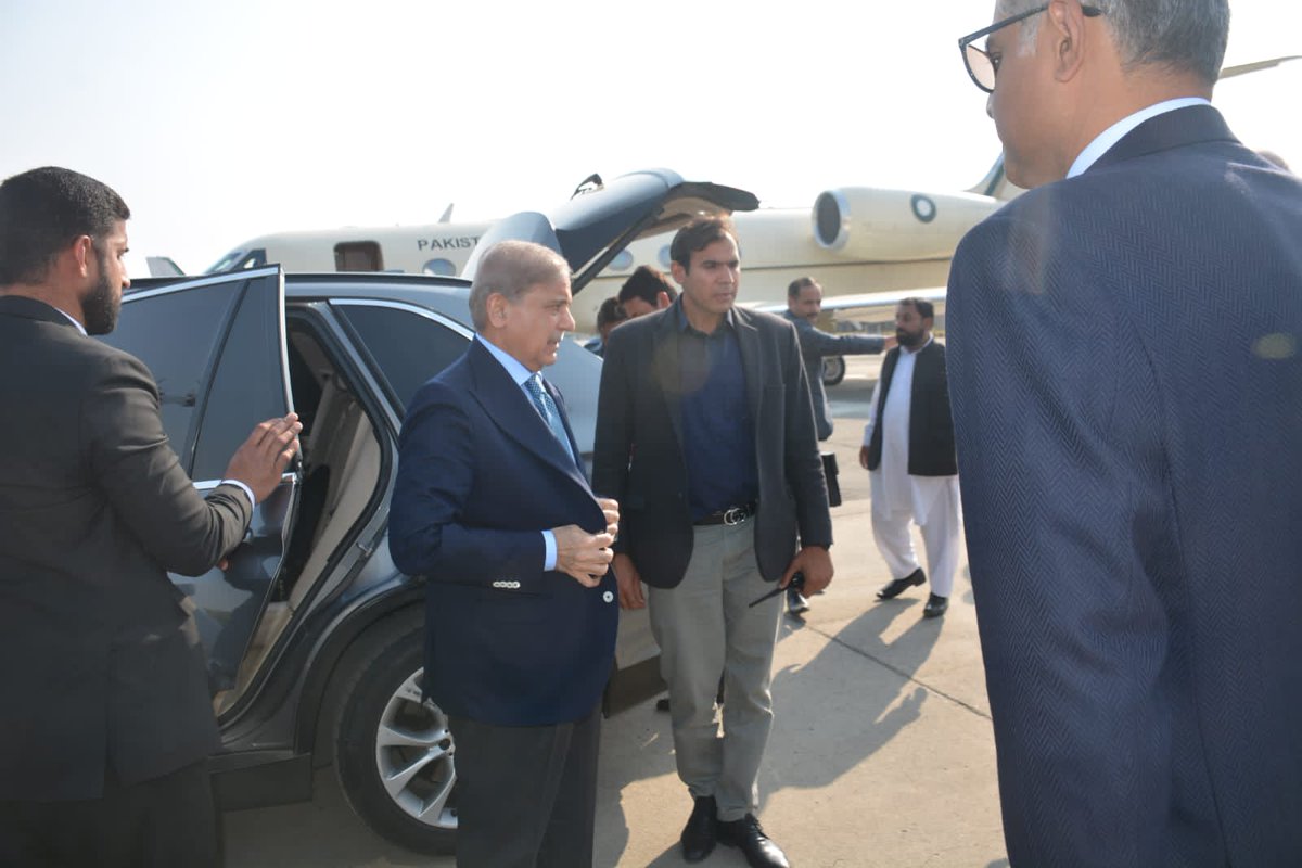 Prime Minister Muhammad Shehbaz Sharif departs for his 2-day official trip to Azerbaijan.

🇵🇰 🇦🇿 

#PMShehbazInAzerbaijan