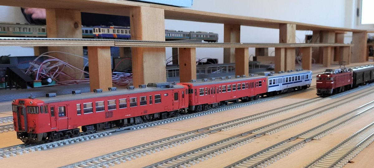 tsurutoko's tweet photo. 今日は、新年初のHO仲間と八王子市某所のレンタルレイアウトで走行会をしました。日頃走らせていない為にギクシャクしてましたが、何とかスムーズに…
まだまだ弄るべき所があるなと、走らせみての実感…今回は気動車のみでしたが、次回までにしっかり整備しておこう⁉️ https://t.co/cIVCU6Y84v
