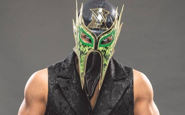 WYPP_SHOWTIME's tweet image. Serpentico is overwhelmingly cooler.

#AEW #Serpentico