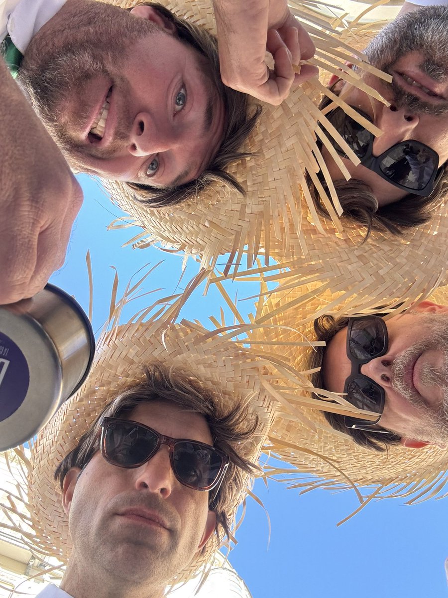 Ya estamos aquiiiiiii!!! Calle Granada con calle  Ángel . Venirseeee!!! #deltiron #lashuertasquedalavida