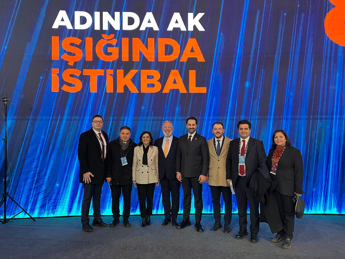 “Adında AK, ışığında istikbal” mottosuyla gerçekleştirdiğimiz 8. Olağan Büyük Kongre’mizin partimize, milletimize, ülkemize hayırlar getirmesini temenni ediyorum.

Cumhurbaşkanımız ve Genel Başkanımız Sayın <a href="/RTErdogan/">Recep Tayyip Erdoğan</a>’ın tensipleriyle önümüzdeki süreçte de devam ettireceğim MKYK
