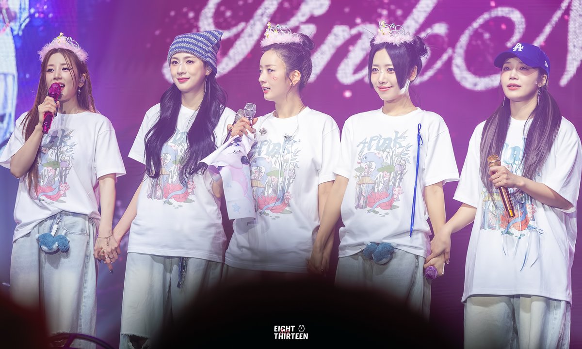 250220 [PINK NEW YEAR] In SINGAPORE 🇸🇬
#에이핑크 Update!💛
#박초롱 #윤보미 #정은지 #김남주 #오하영 

<a href="/Apinkpcr/">박초롱</a> <a href="/Apinkbm/">윤보미</a> <a href="/Apinkjej/">정은지</a> <a href="/APINKKNJ/">김남주</a> <a href="/Apinkohy/">오하영</a>
📷8h13m.tistory.com/29