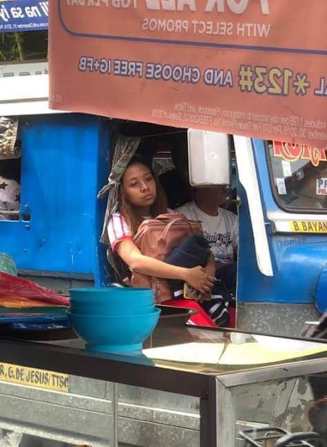 toobatoos's tweet image. me pag                          si taehyun pag
nagcocommute:        nagcocommute: