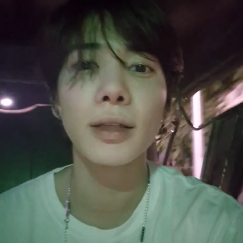 toobatoos's tweet image. me pag                          si taehyun pag
nagcocommute:        nagcocommute: