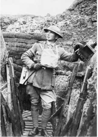 Ernest Brooks (February 23, 1876 – 1957) 🇬🇧 #DocumentaryPhotography #WWI #Photography