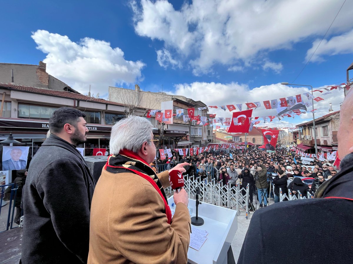 Mehmetçik Katillerine Af Yok Mitingimizin bugünkü durağı Eskişehir’di.

Odunpazarı Meydanı’nda vatandaşlarımızla buluşarak “Mehmetçik Katillerine Af Yok!” ve “Özdağ’a Özgürlük!” diye haykırdık.

Büyük Türk Milletinin geleceği için, vatanımızı savunmak için, #Özdağİçin mücadeleye
